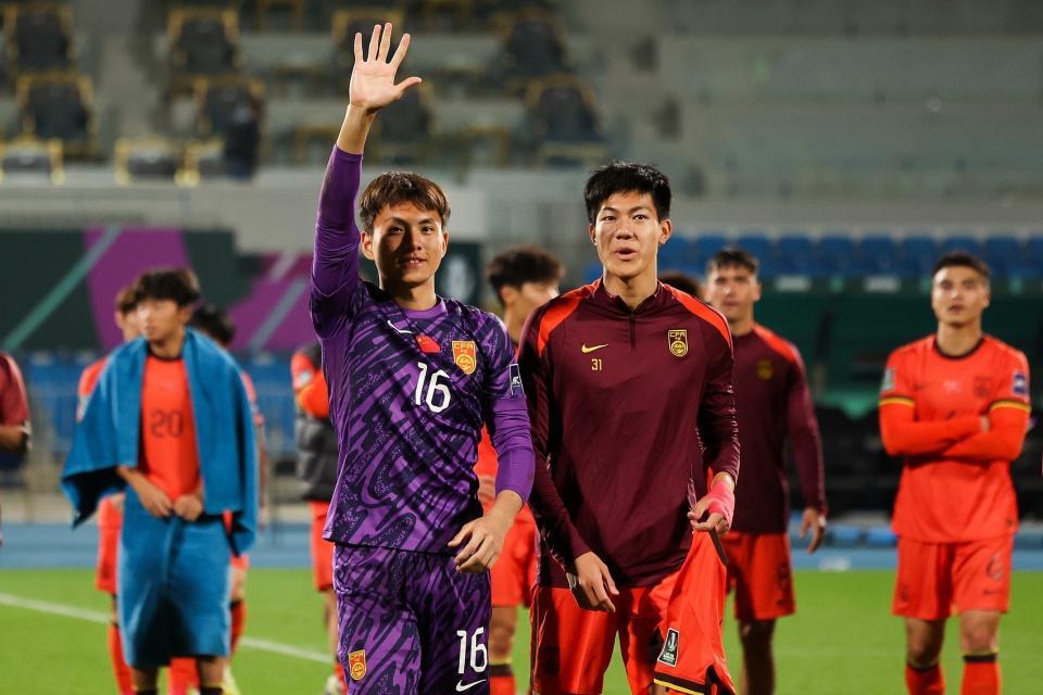 开云体育下载平台-U23国足淘汰赛首秀！冲击3连败魔咒，2年3战0进球，李昊面对考验